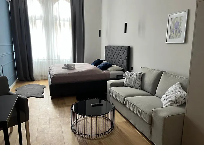 Room 44