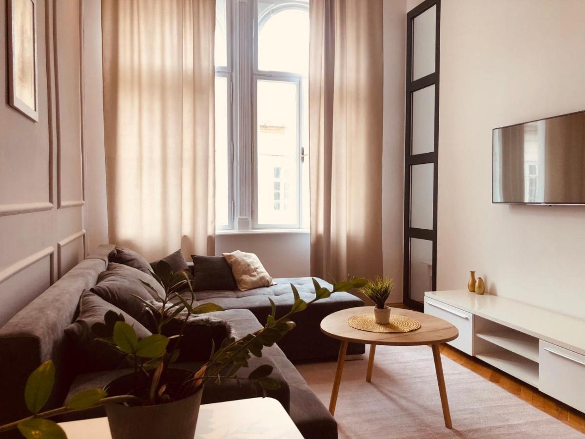 44 Apartment