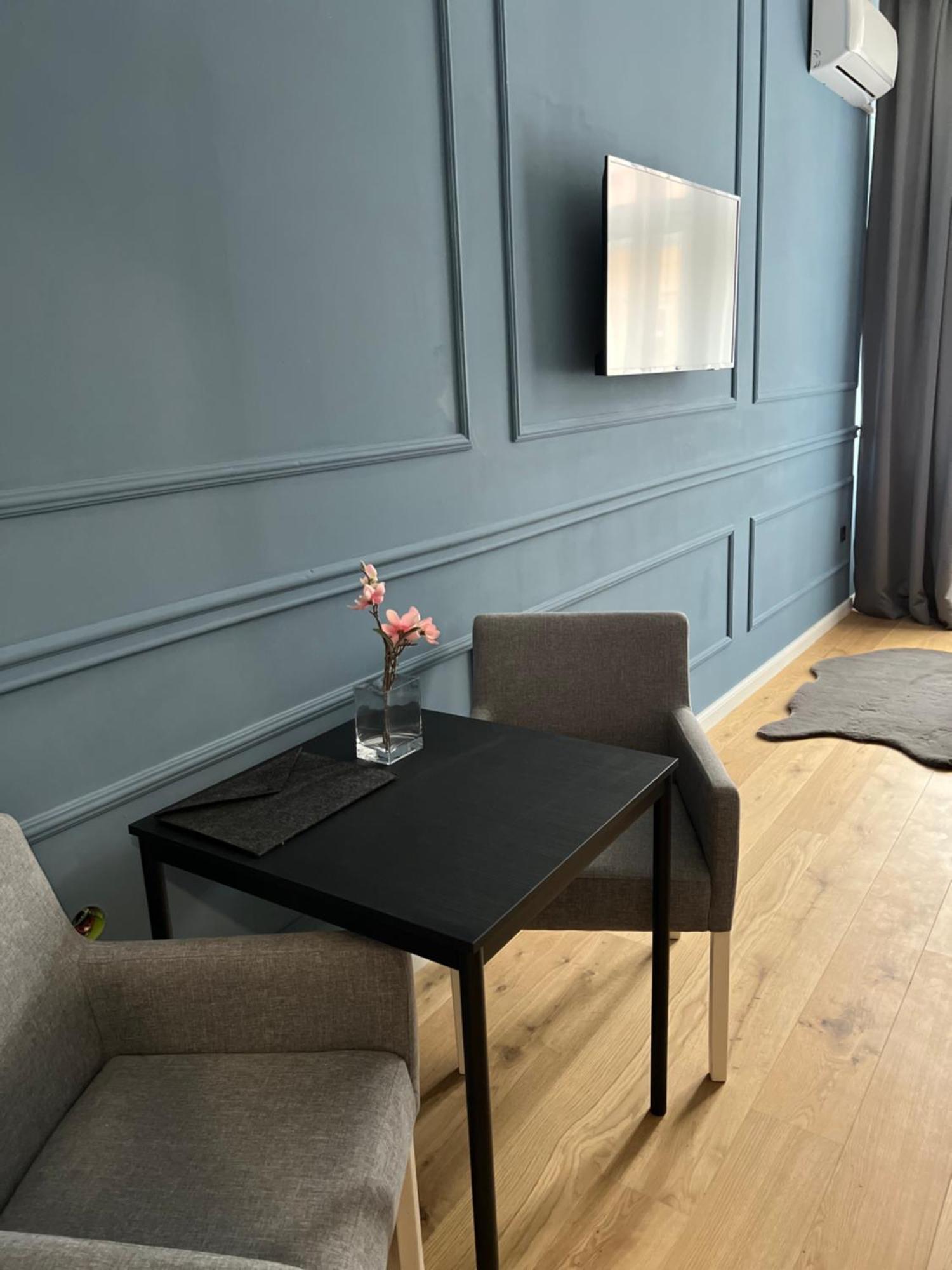 44 Apartment *